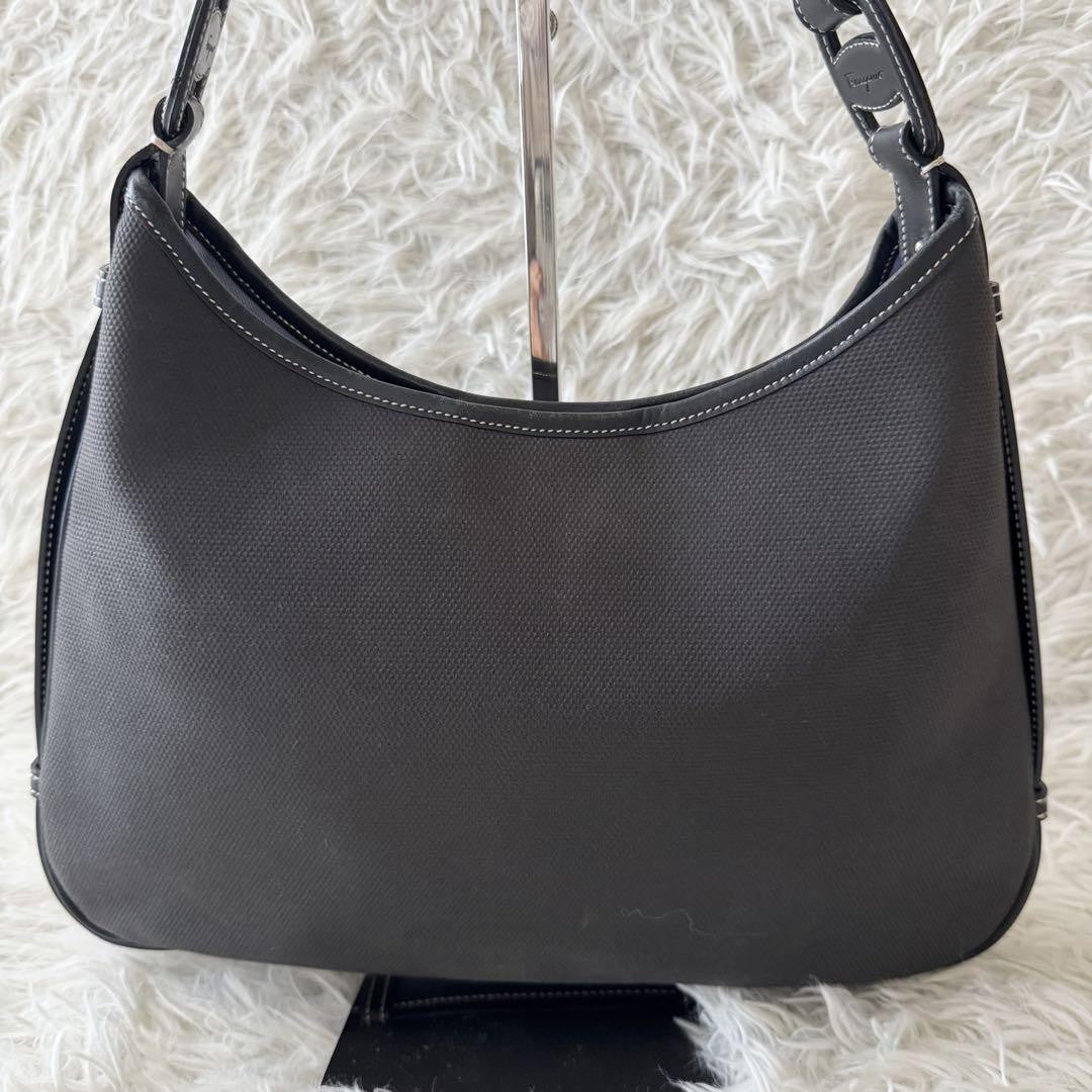Salvatore Ferragamo Hand Shoulder Bag Tote Purse Leather Black Authentic