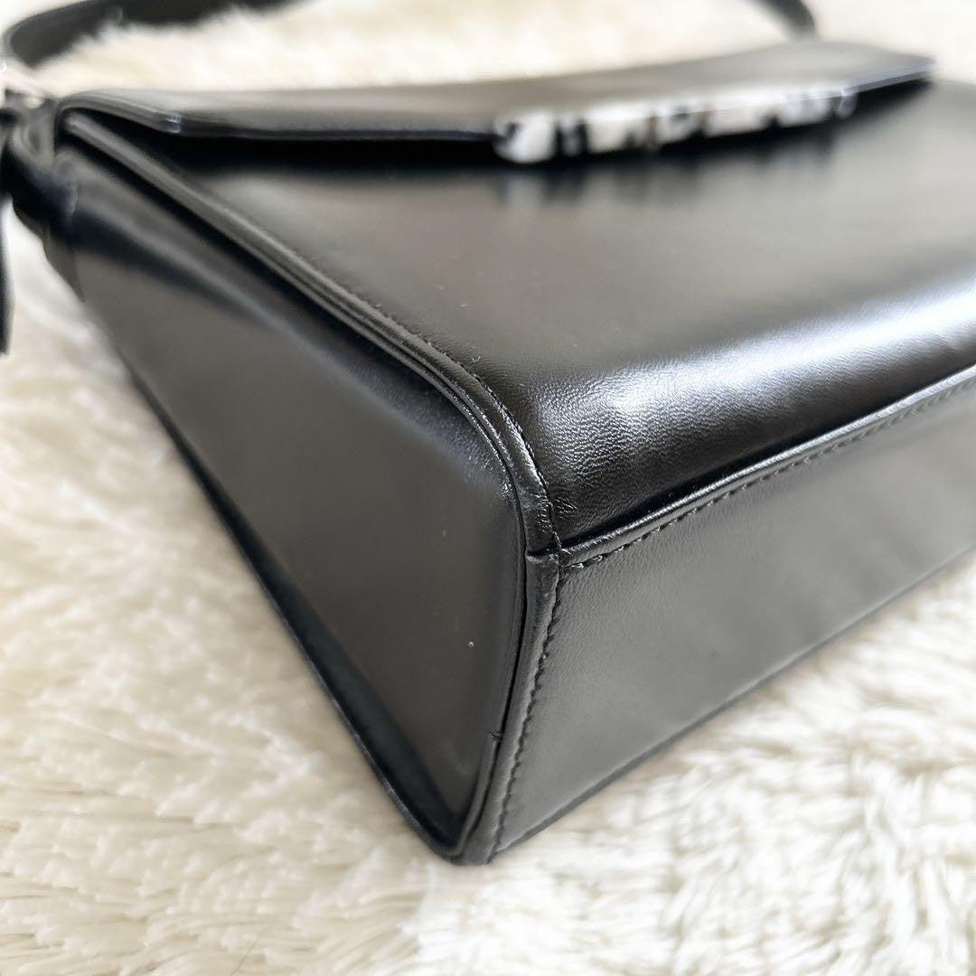 Valentino Garavani Shoulder Bag Purse Leather Black Authentic
