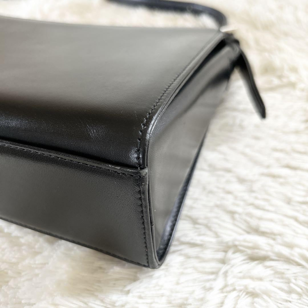 Valentino Garavani Shoulder Bag Purse Leather Black Authentic