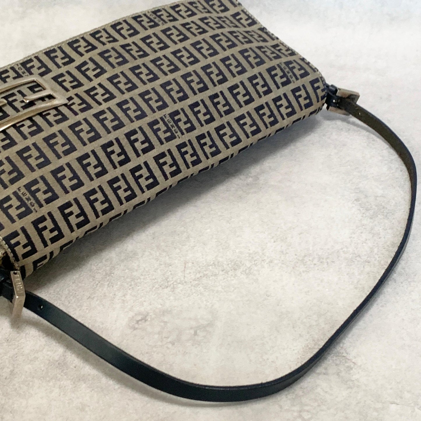 FENDI Bag Baguette FF Zucchino Shoulder Purse Canvas Leather Beige Black Auth