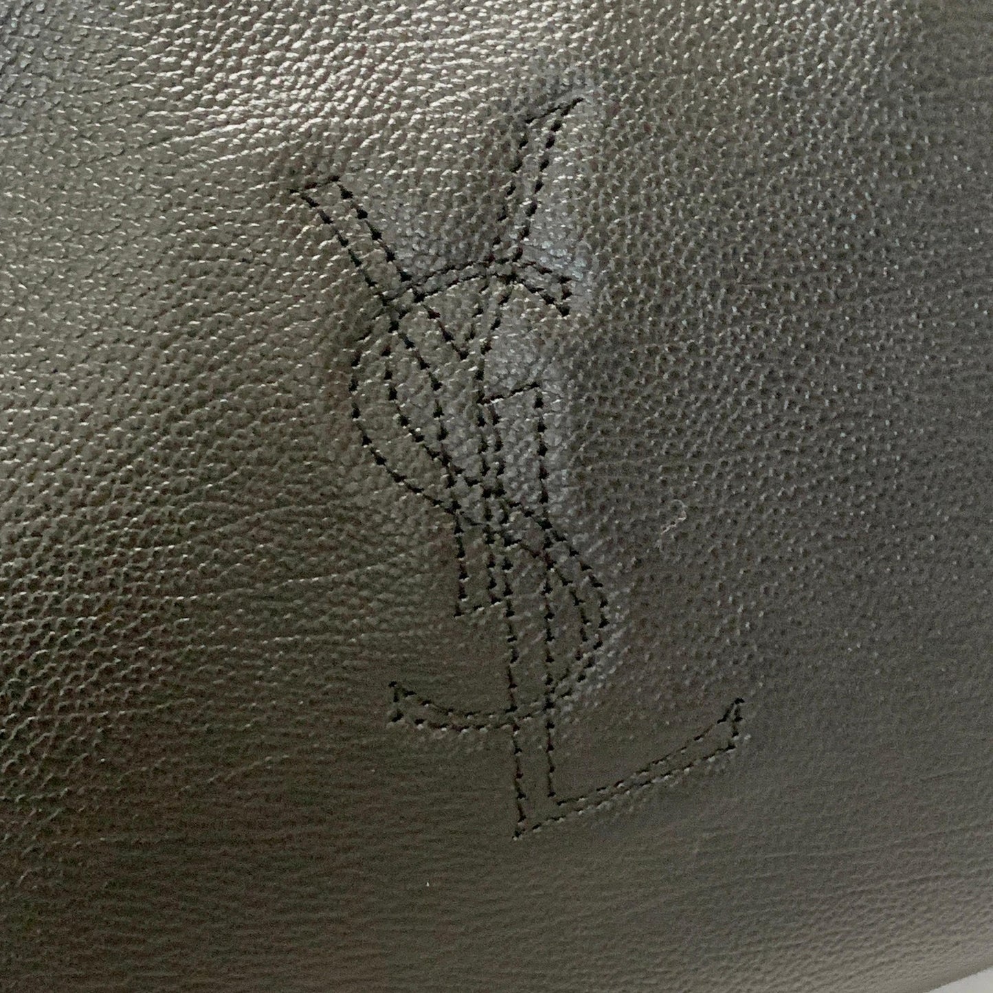 Saint Laurent Bag YSL Cassandra Clutch Purse Hand Leather Black Gold Authentic