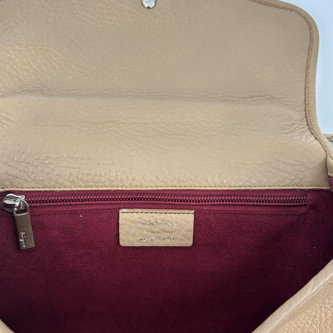 Salvatore Ferragamo Shoulder Bag Purse Gancini Leather Brown Beige Authentic
