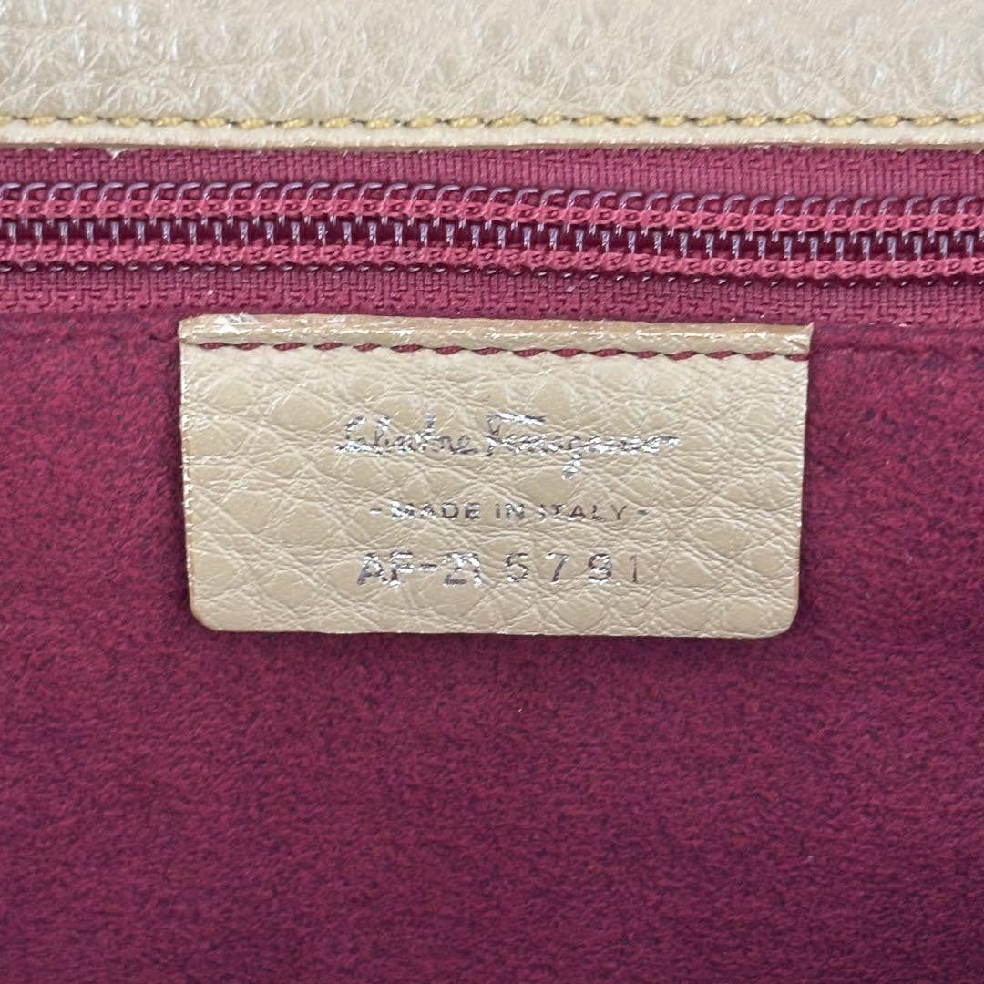 Salvatore Ferragamo Shoulder Bag Purse Gancini Leather Brown Beige Authentic