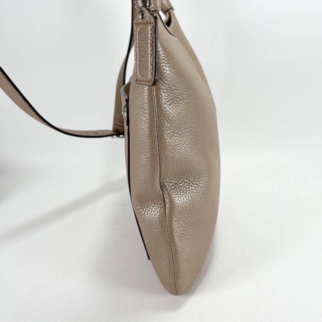 COACH Shoulder Bag Purse Turn Lock Leather Beige Authentic