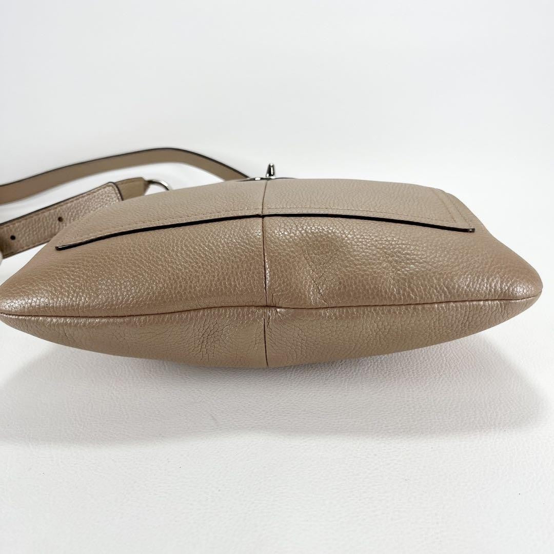 COACH Shoulder Bag Purse Turn Lock Leather Beige Authentic