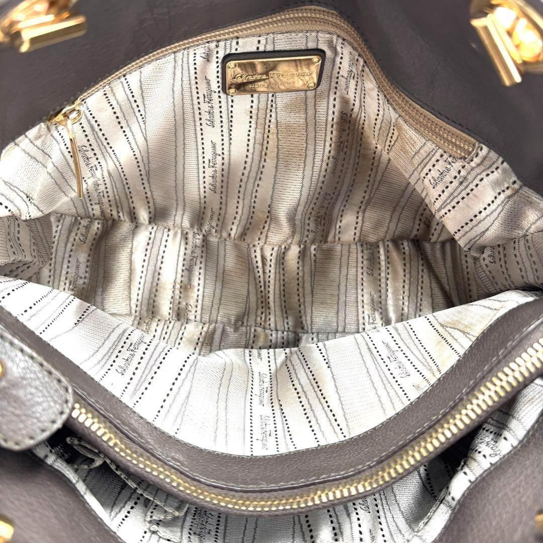 Salvatore Ferragamo Hand Bag Tote Purse Gancini Chain Leather Greige Authentic