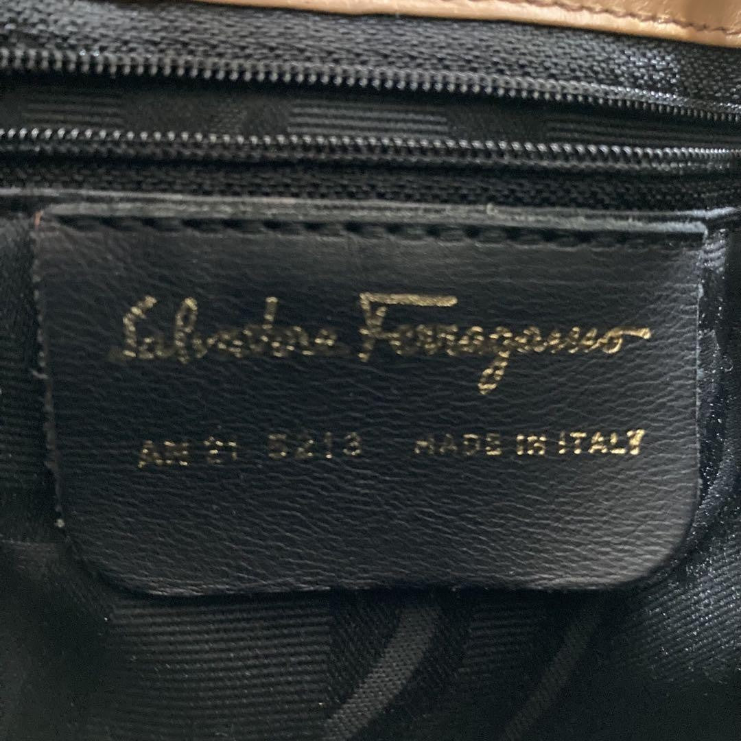 Salvatore Ferragamo Shoulder Bag Purse Leather Camel Light Brown Authentic
