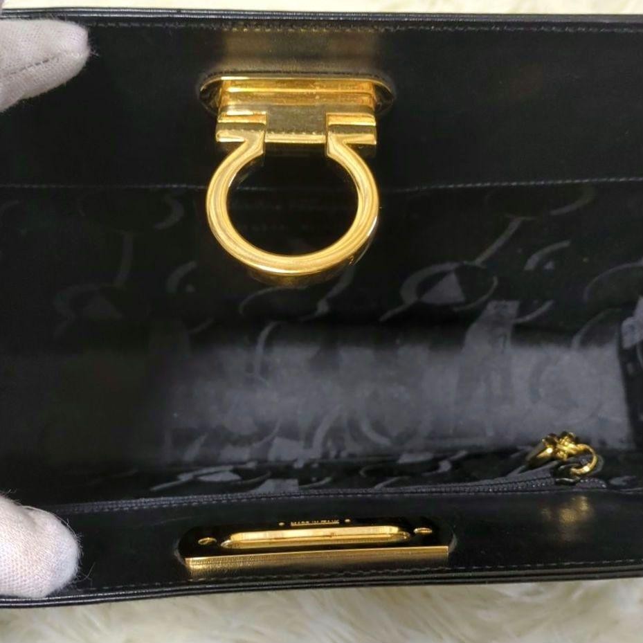 Salvatore Ferragamo shoulder bag Purse Gancini Black Gold chain Leather Used