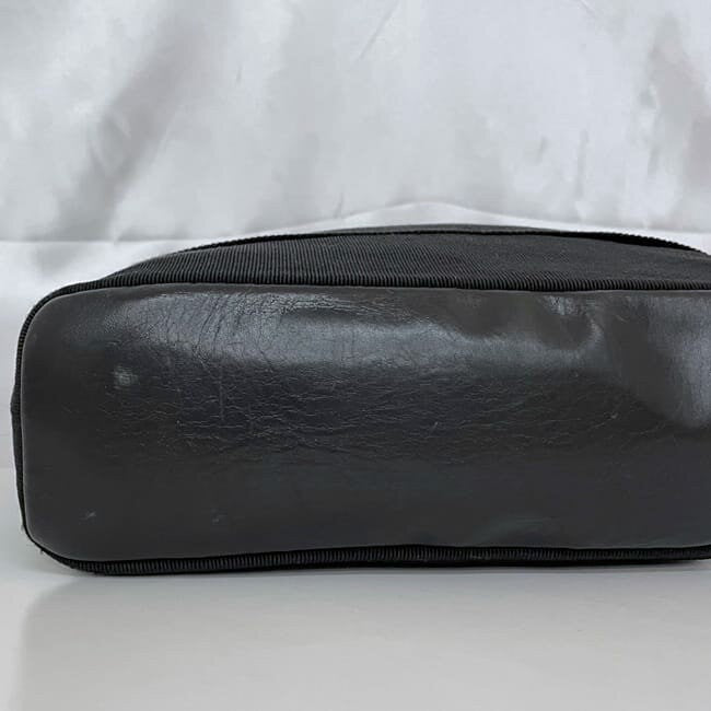 Salvatore Ferragamo shoulder bag Purse VARA Black Canvas Leather Authentic Used