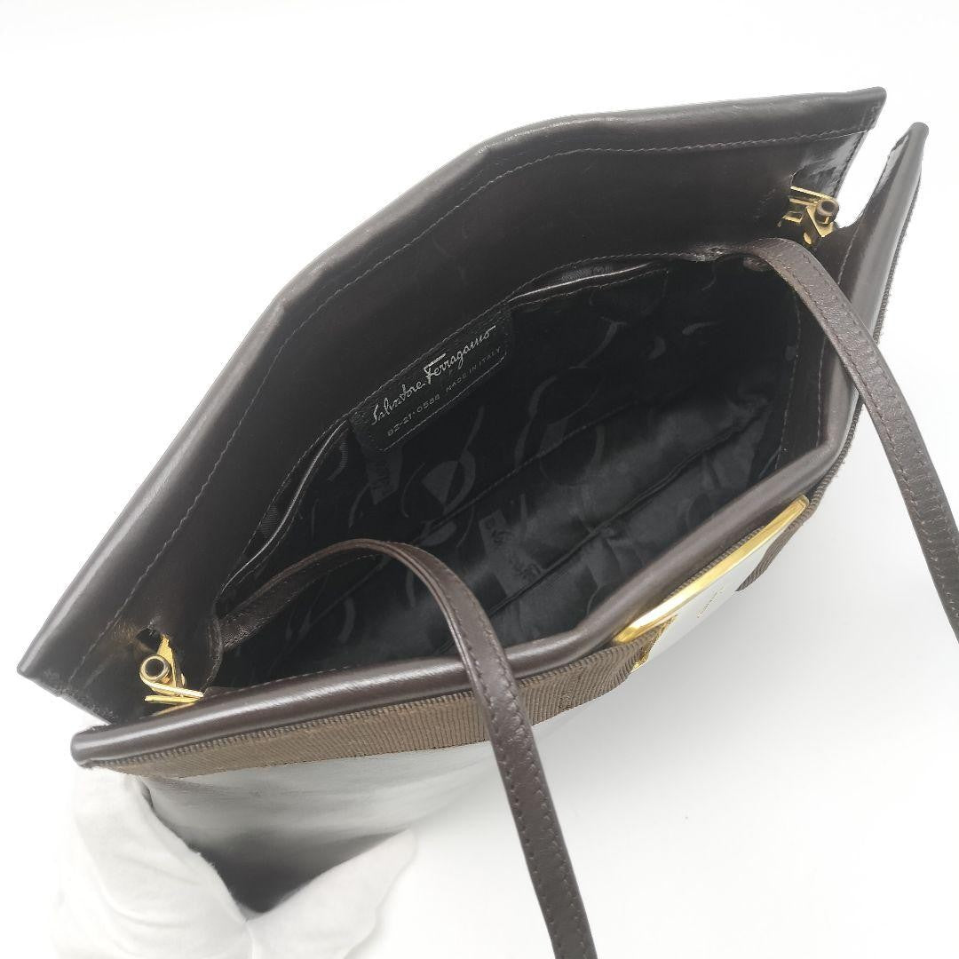 Salvatore Ferragamo Shoulder Bag Purse Vara Leather Dark Brown Authentic