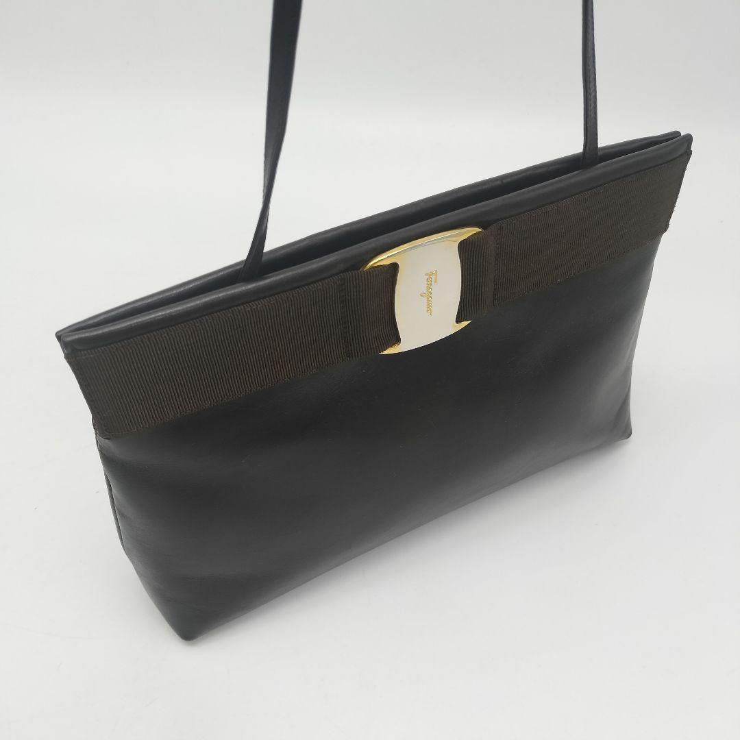 Salvatore Ferragamo Shoulder Bag Purse Vara Leather Dark Brown Authentic