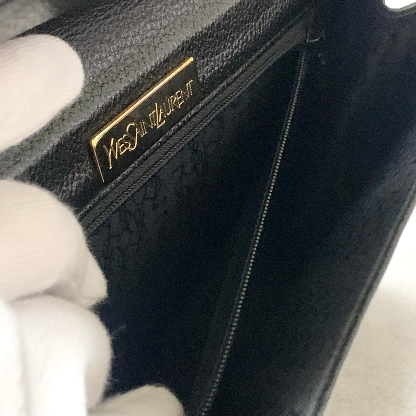 Saint Laurent Bag YSL Cassandra Clutch Purse Hand Leather Black Gold Authentic