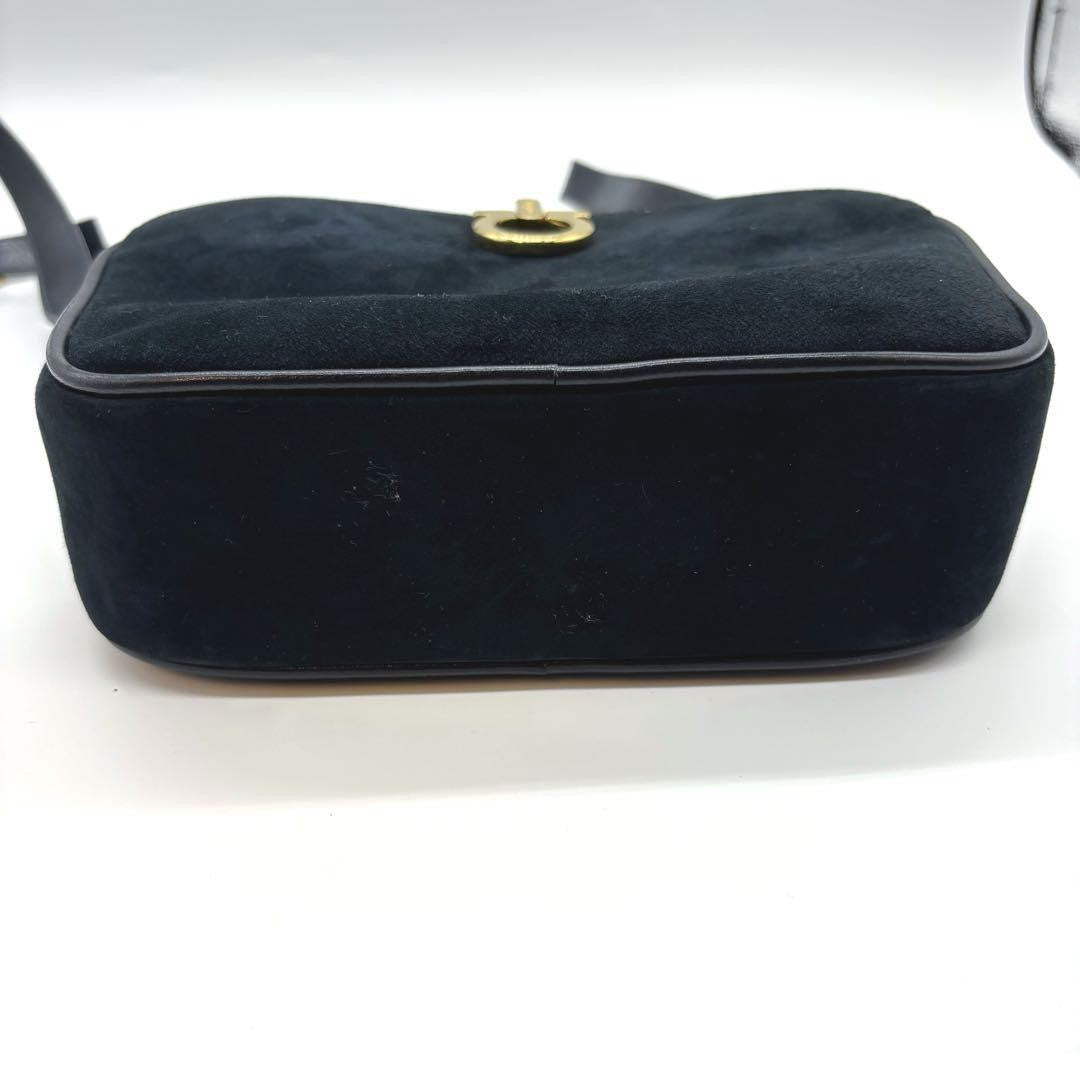Salvatore Ferragamo shoulder bag Purse Gancini Black Gold Suede Authentic Used
