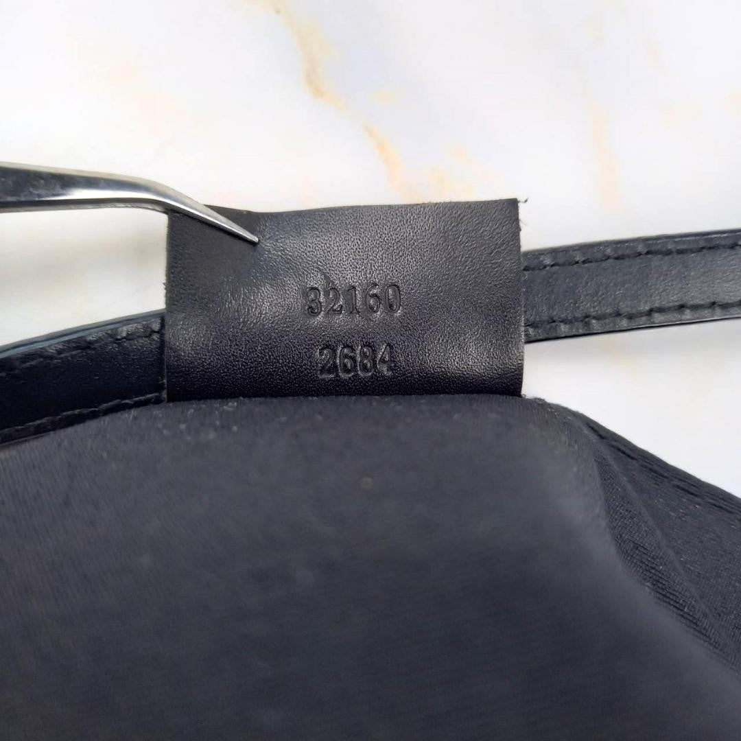 GUCCI Accessory Pouch Shoulder Bag Purse GG Canvas Leather Black Authentic
