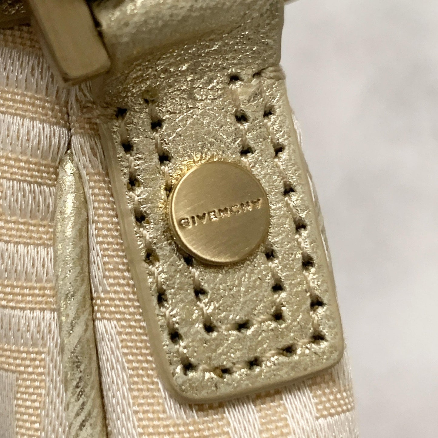 GIVENCHY Shoulder Bag 4G Logo Hand Purse Canvas White Gold Used Women's Auth
