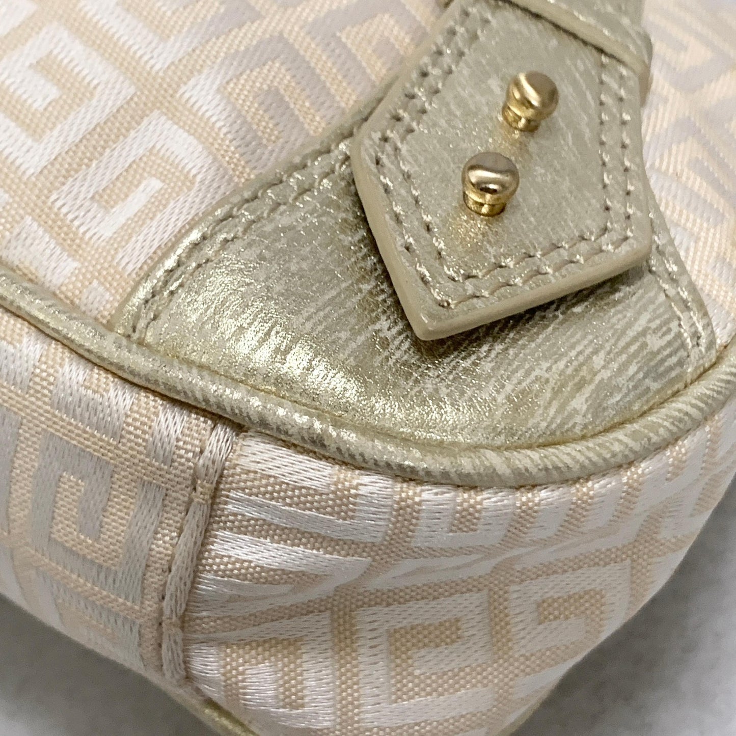 GIVENCHY Shoulder Bag 4G Logo Hand Purse Canvas White Gold Used Women's Auth
