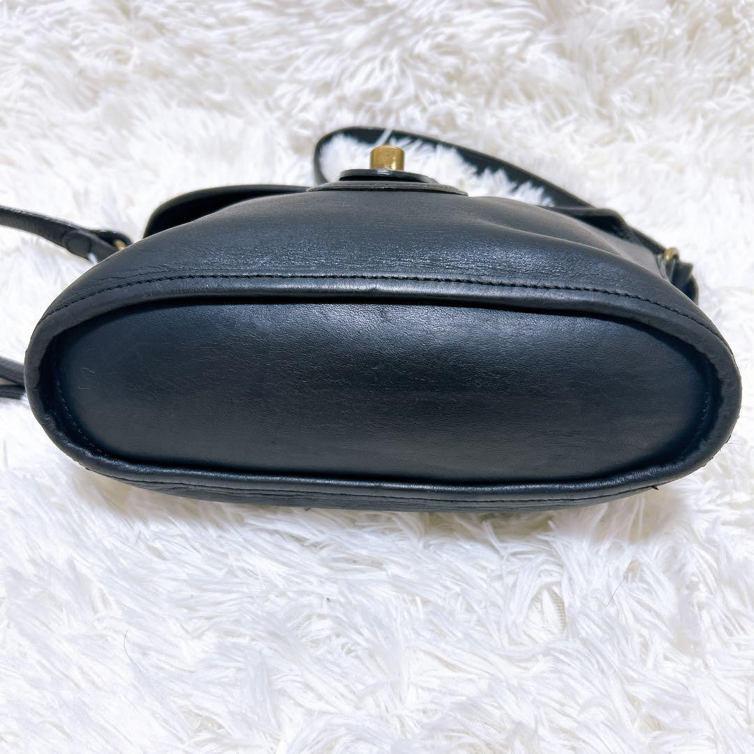 COACH Shoulder Bag Purse Turn Lock Leather Black Authentic