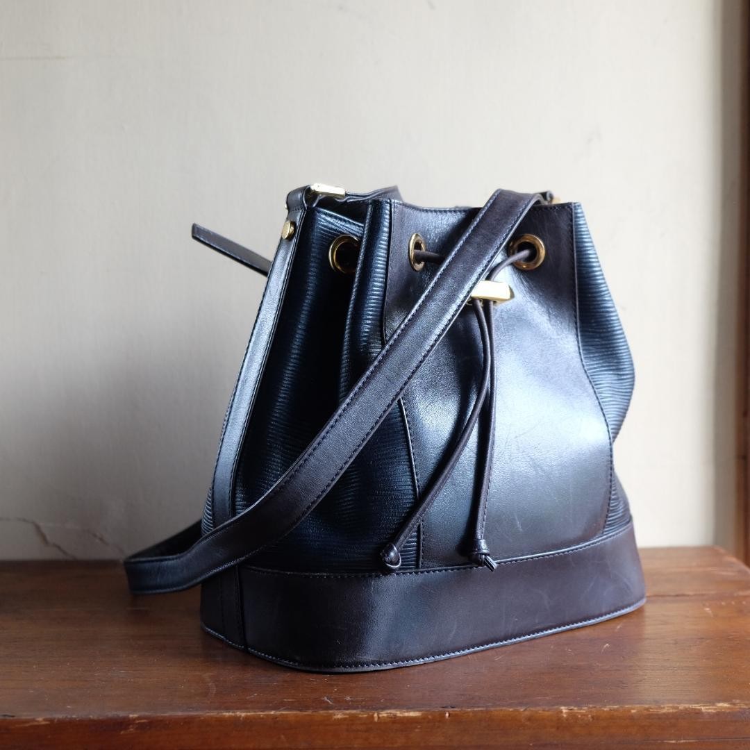 Valentino Garavani Shoulder Bag Purse Black Navy Authentic