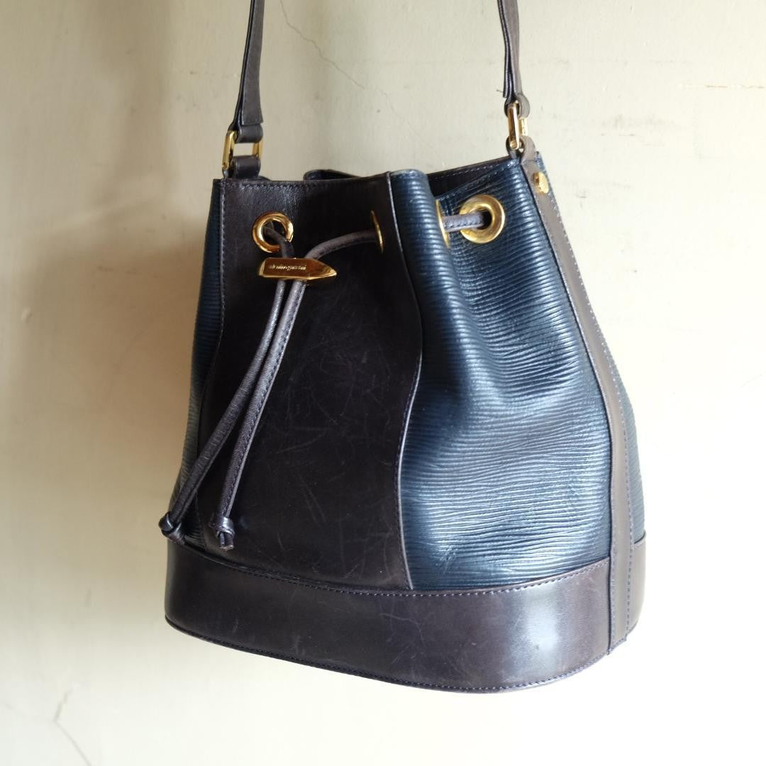 Valentino Garavani Shoulder Bag Purse Black Navy Authentic