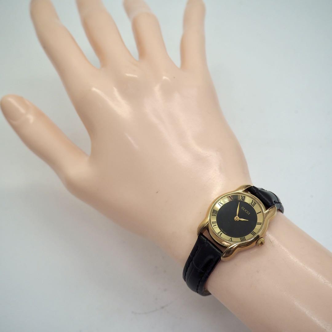 GUCCI 5100L Quartz Watch Wristwatch Gold Black Women's Authentic