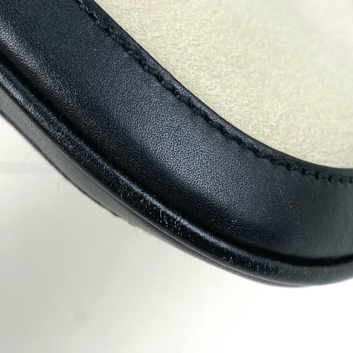 GUCCI Shoulder Bag Purse Suede Leather Beige Black Authentic
