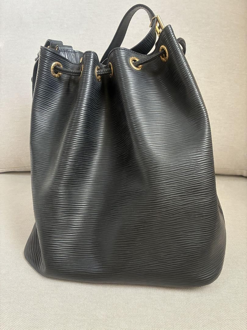 FENDI Shoulder Bag Purse FF Leather Black Authentic