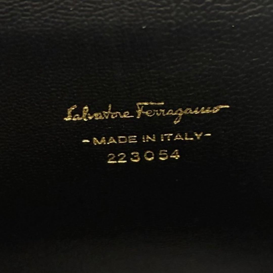 Salvatore Ferragamo Shoulder Bag Purse Vara Ribbon Chain Black Navy Authentic