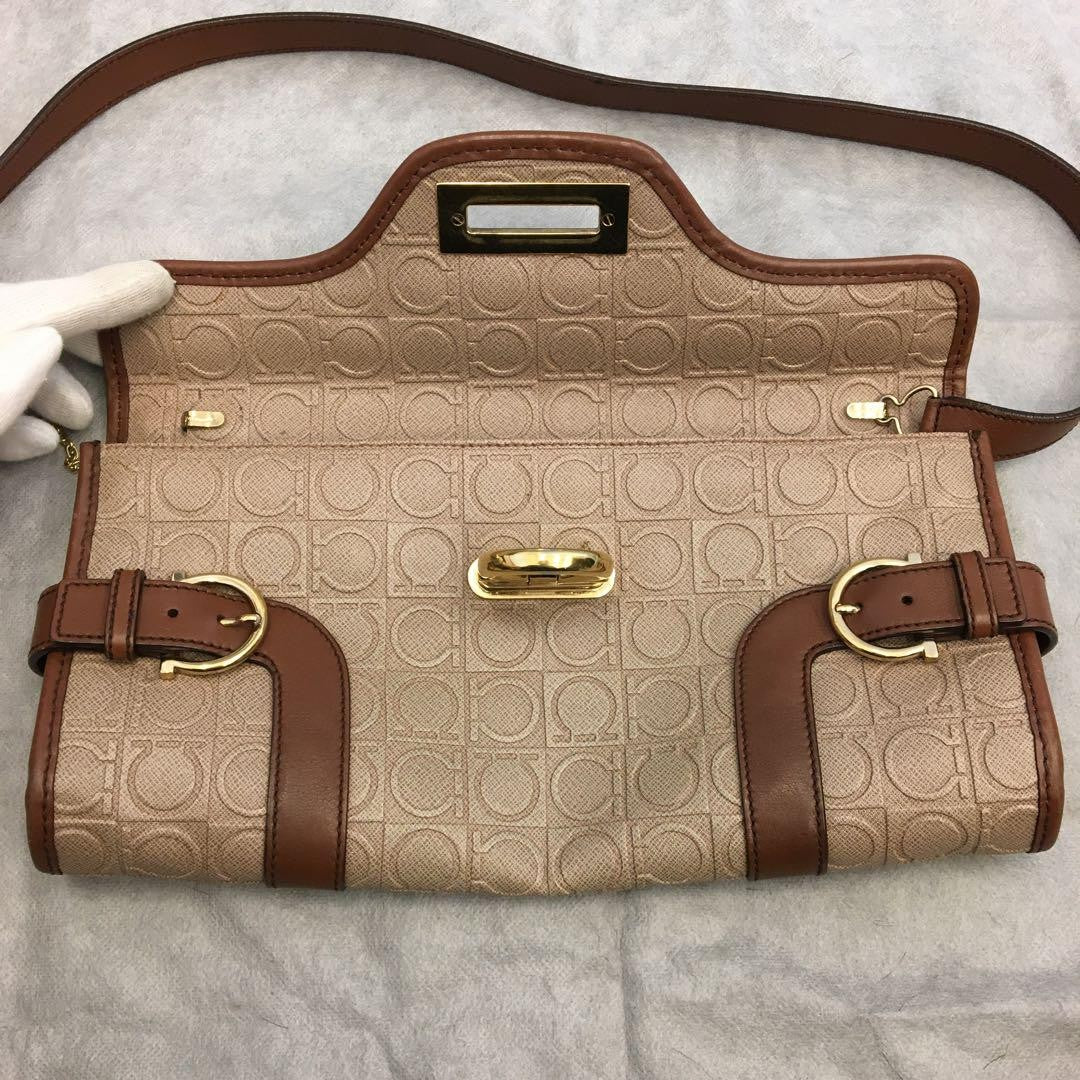 Salvatore Ferragamo Shoulder Bag Purse Gancini Leather Authentic
