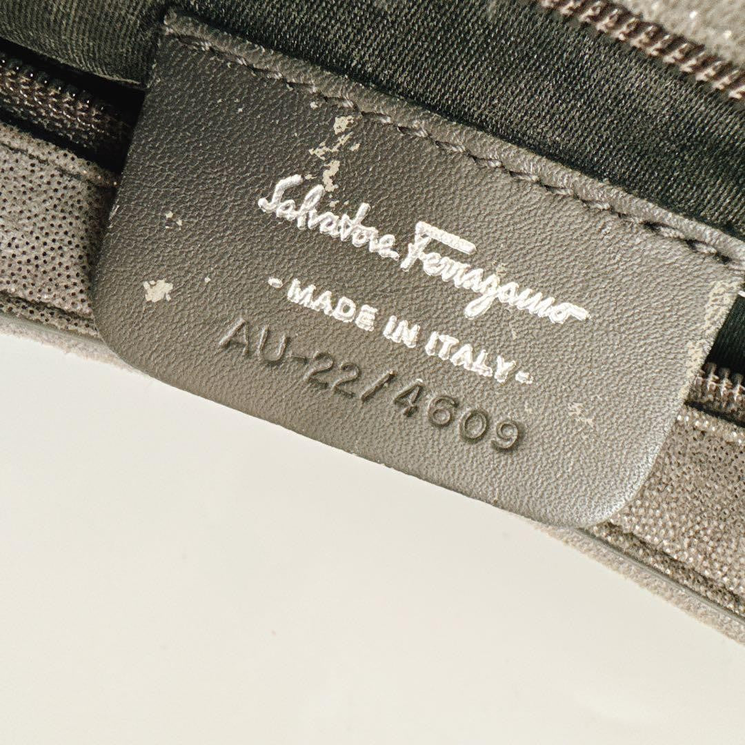 Salvatore Ferragamo Shoulder Bag Purse Accessory Pouch Vara Ribbon Gray Auth