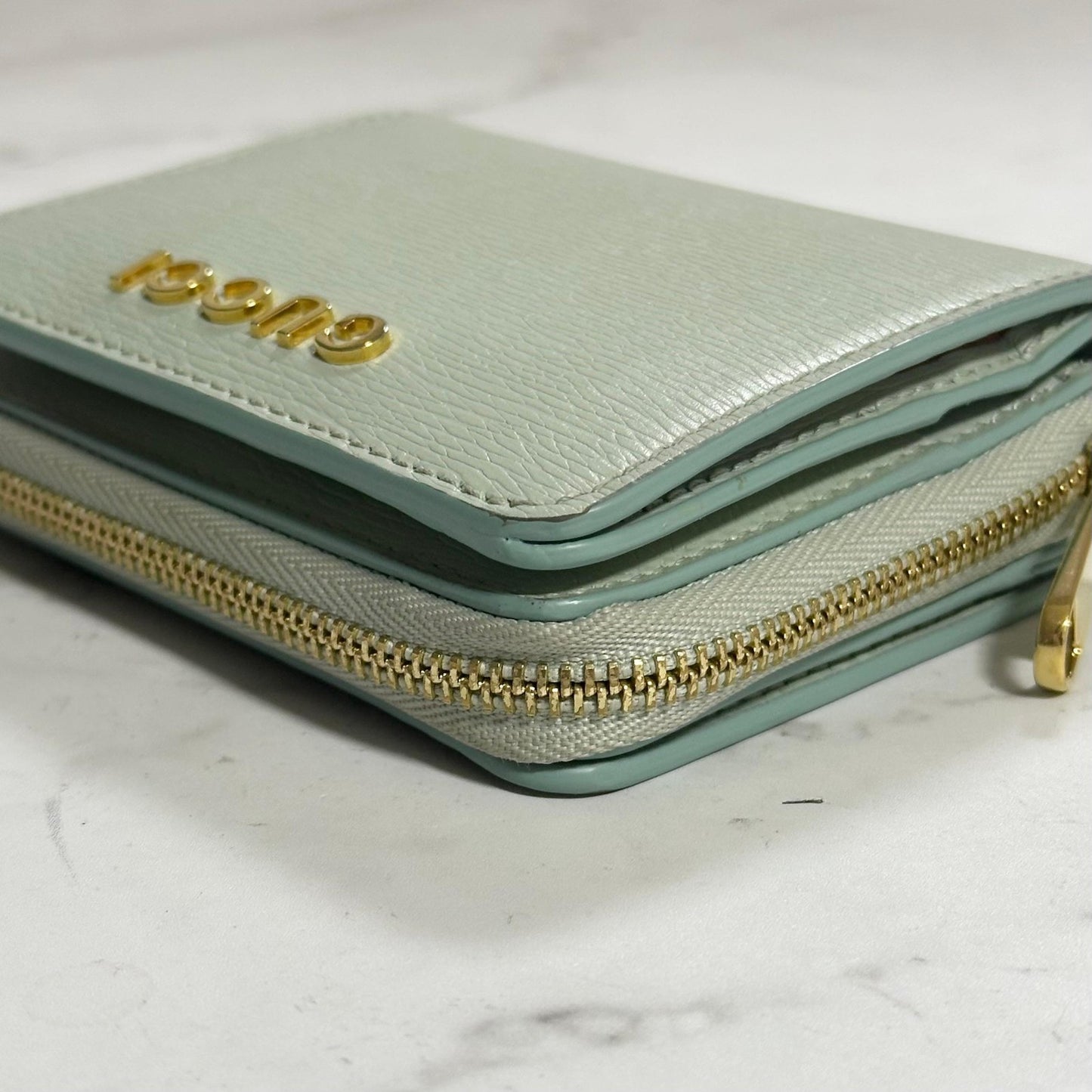 Gucci Bi-fold Wallet Logo Flap Compact Purse Light Green Gold Leather Authentic