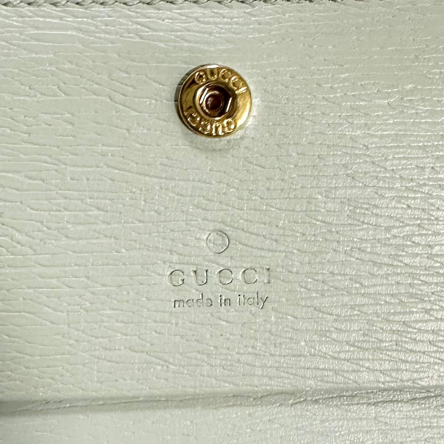 Gucci Bi-fold Wallet Logo Flap Compact Purse Light Green Gold Leather Authentic
