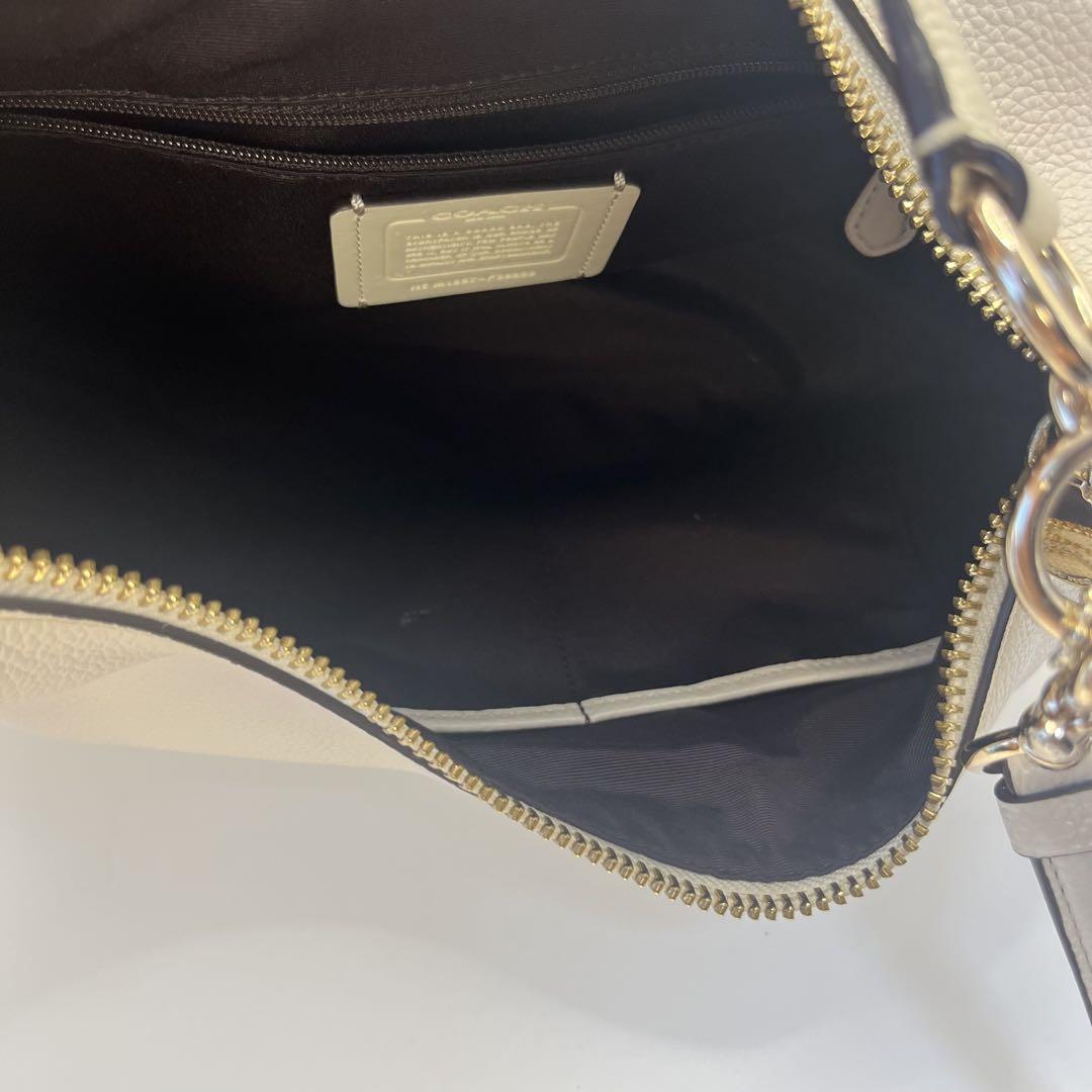 COACH Hand Shoulder Bag Tote Purse Leather White Authentic