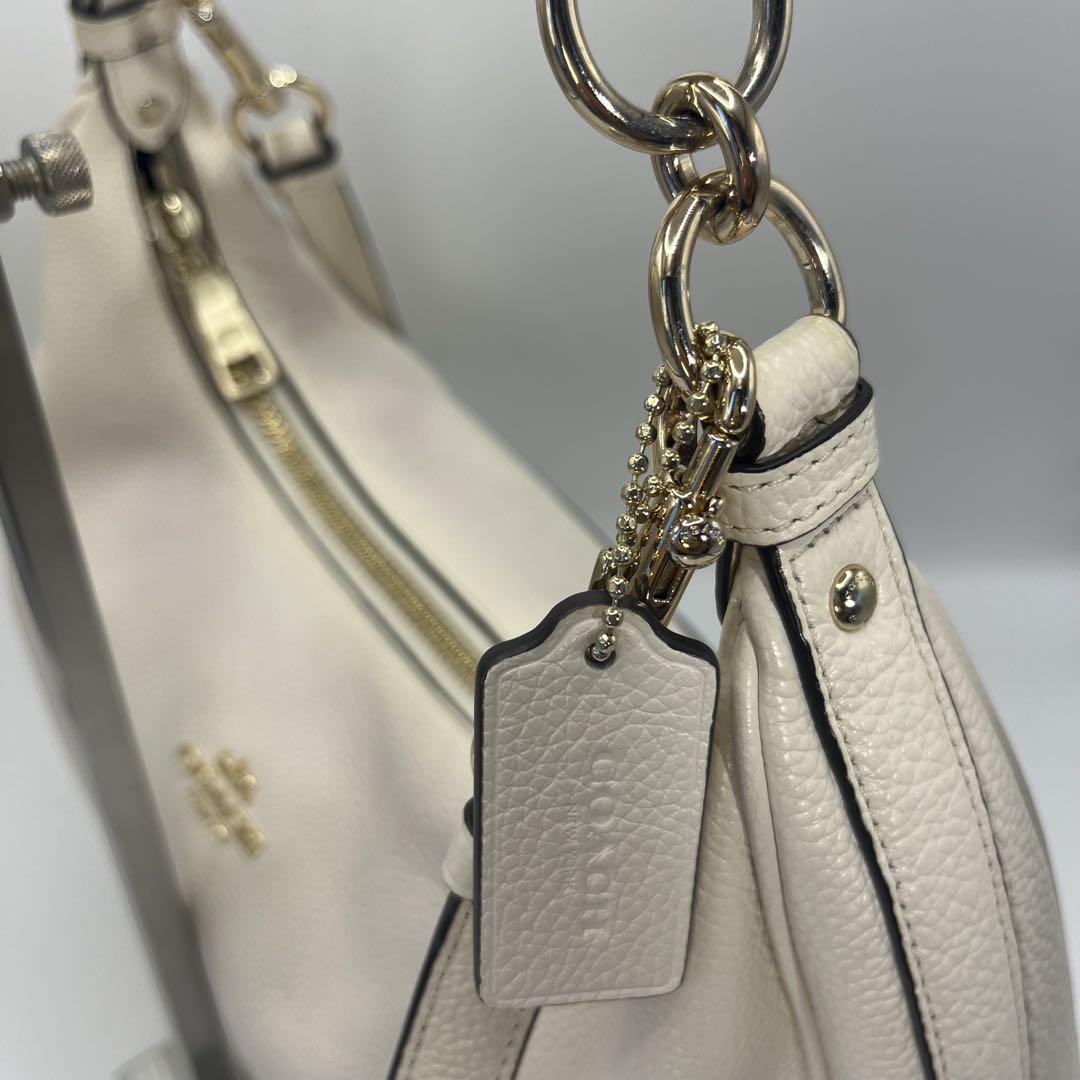 COACH Hand Shoulder Bag Tote Purse Leather White Authentic