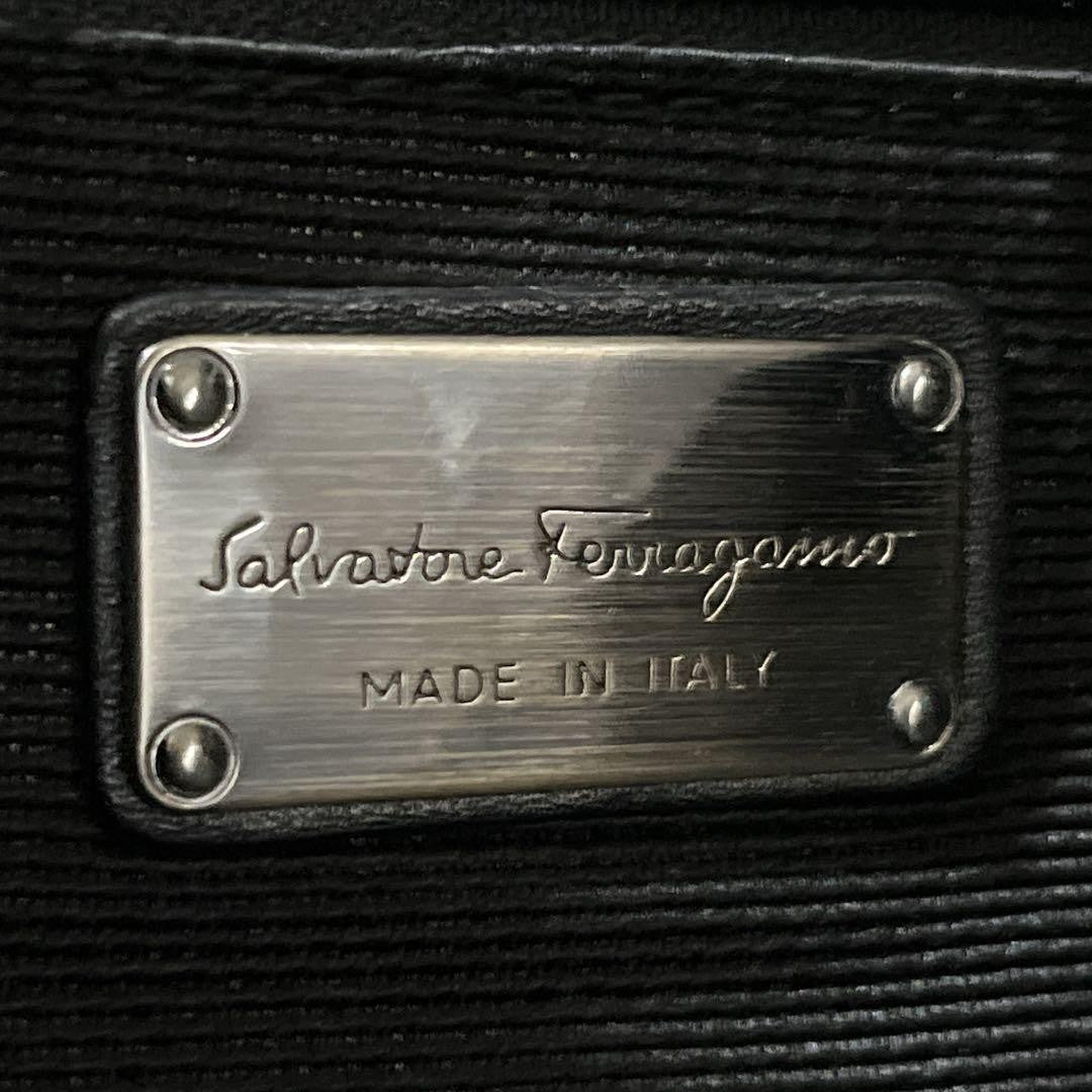 Salvatore Ferragamo Hand Shoulder Bag Tote Purse Vara Patent Leather Black Auth