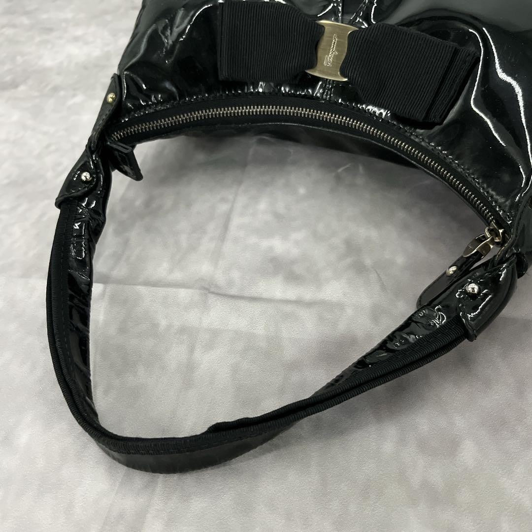 Salvatore Ferragamo Hand Shoulder Bag Tote Purse Vara Patent Leather Black Auth