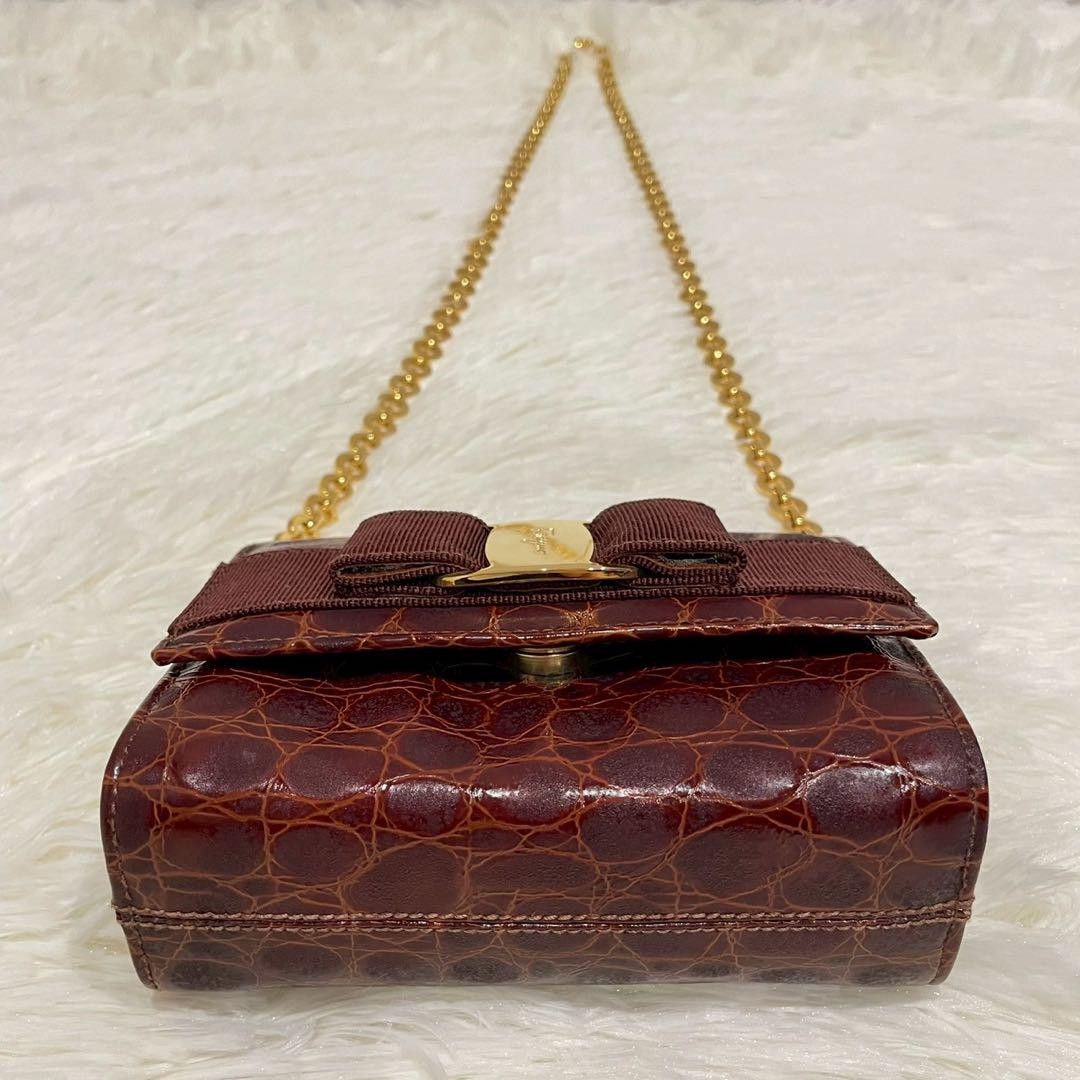 Salvatore Ferragamo Shoulder Bag Purse Chain Vara Ribbon Leather Brown Authentic