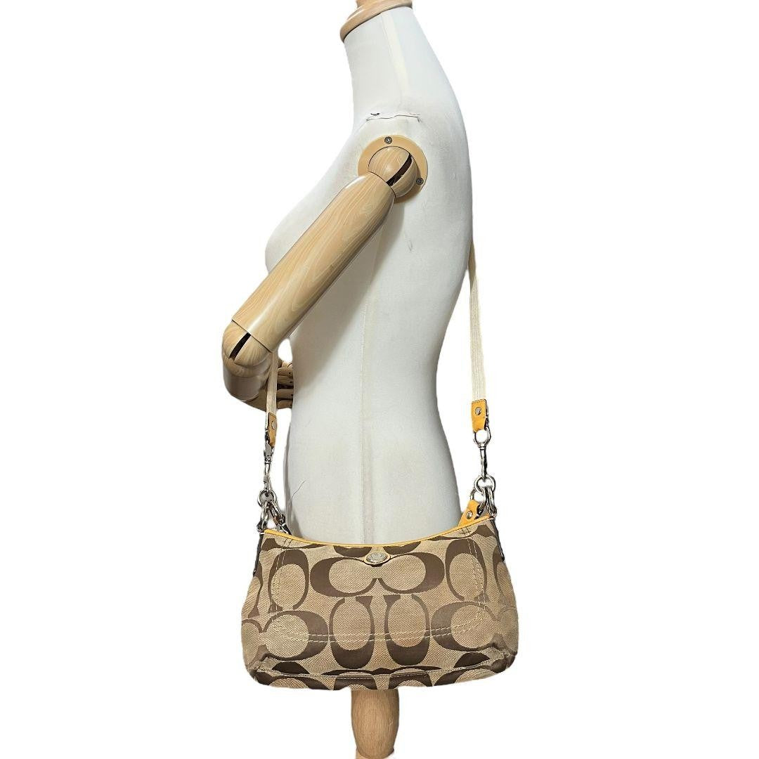 COACH Hand Shoulder Bag Tote Purse Signature Authentic