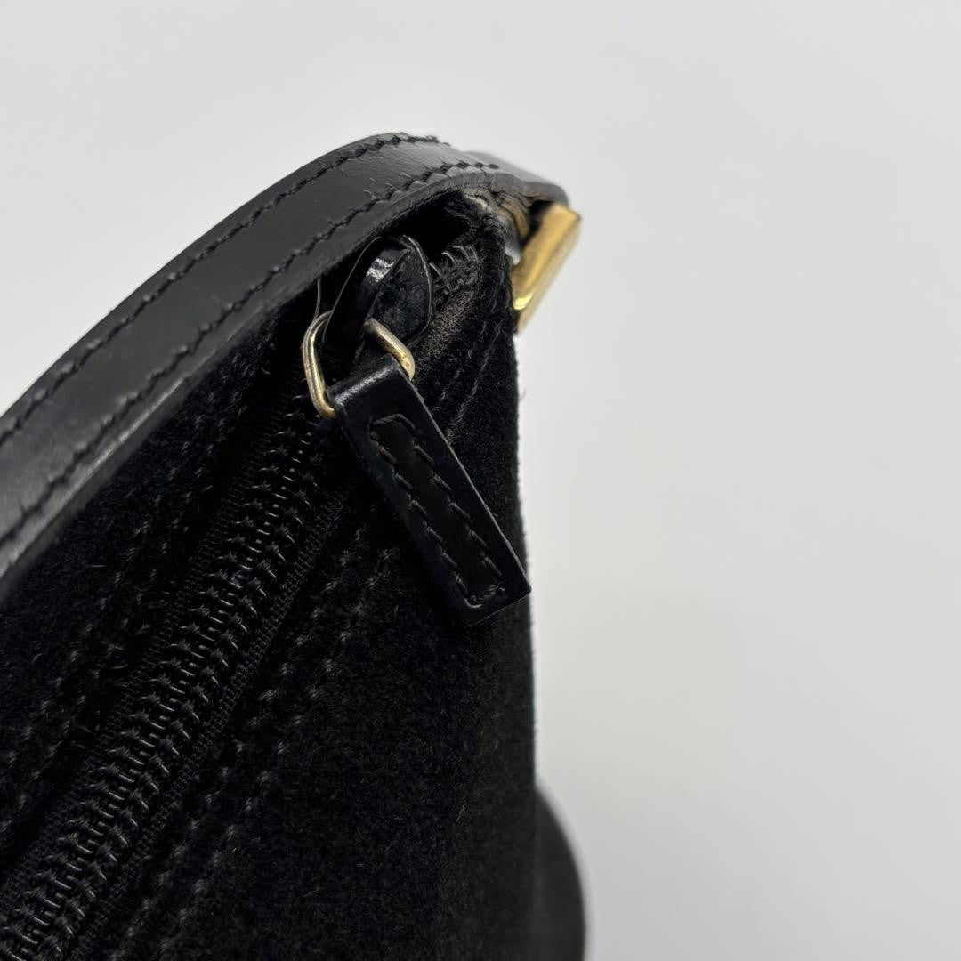 GUCCI Accessory Pouch Hand Bag Tote Purse Suede Black Authentic