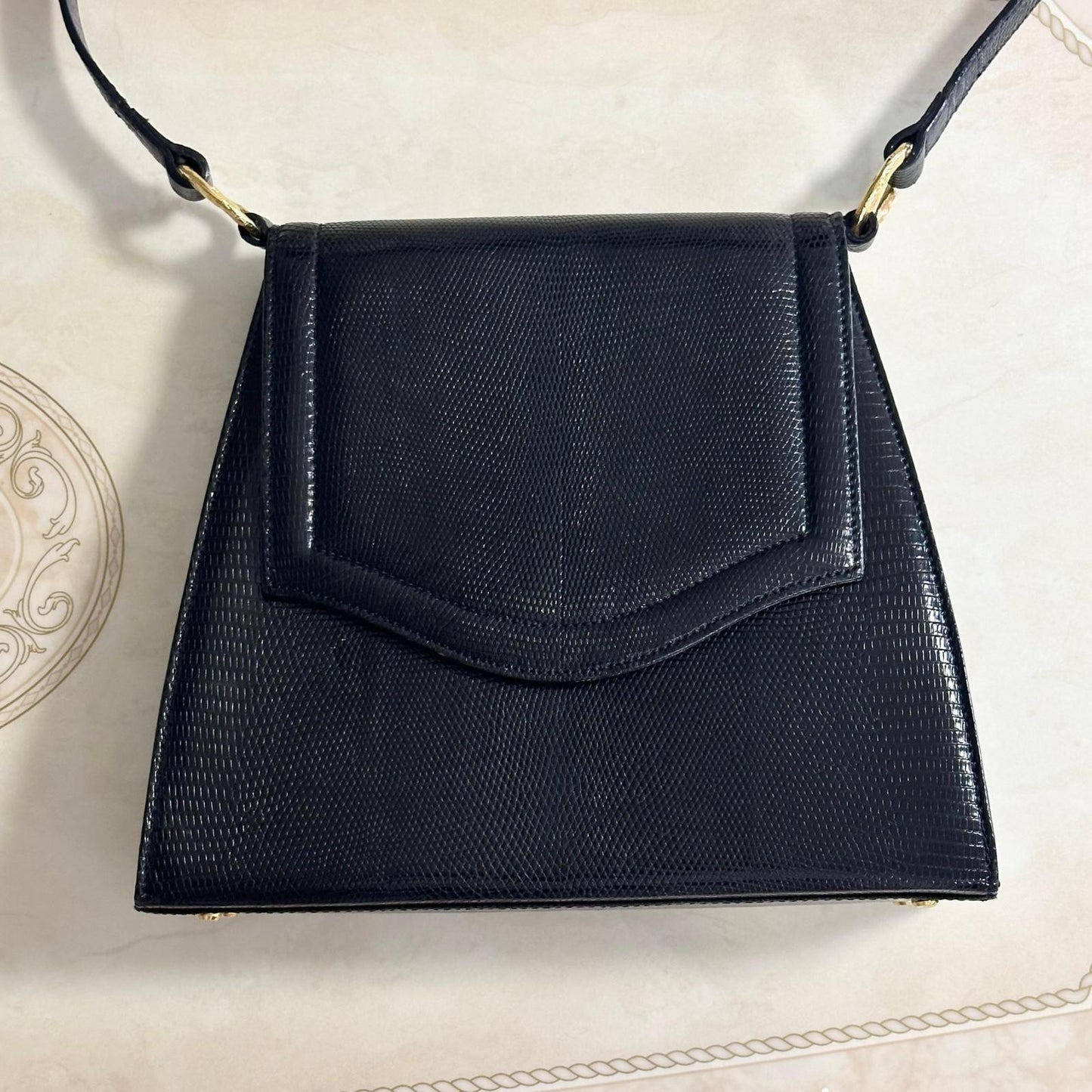 Yves Saint Laurent Shoulder Bag YSL Cassandra Leather Black Gold Purse Authentic
