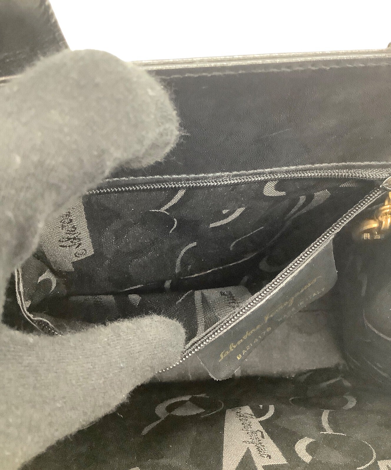 Salvatore Ferragamo Hand Bag Tote Purse Vara Leather Black Authentic