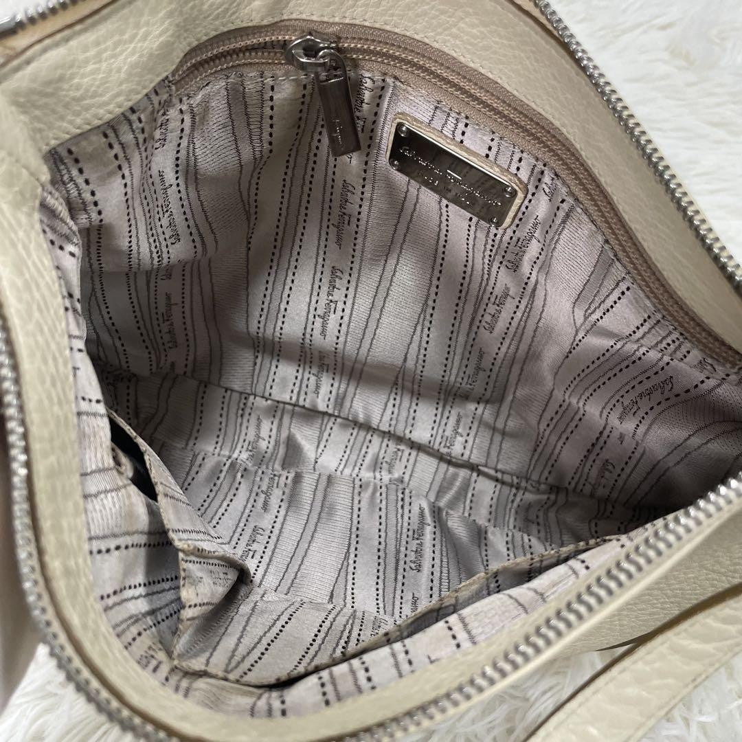 Salvatore Ferragamo shoulder bag Purse Gancini Ivory Silver Leather Authentic