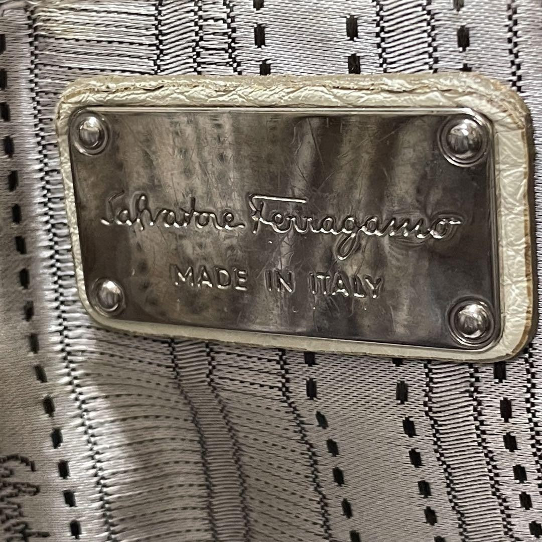 Salvatore Ferragamo shoulder bag Purse Gancini Ivory Silver Leather Authentic