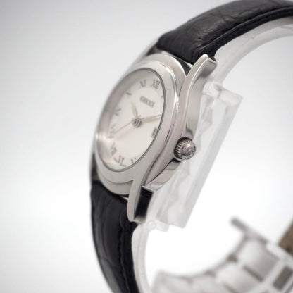 GUCCI 5500L Quartz Watch Wristwatch White Silver Women's Authentic