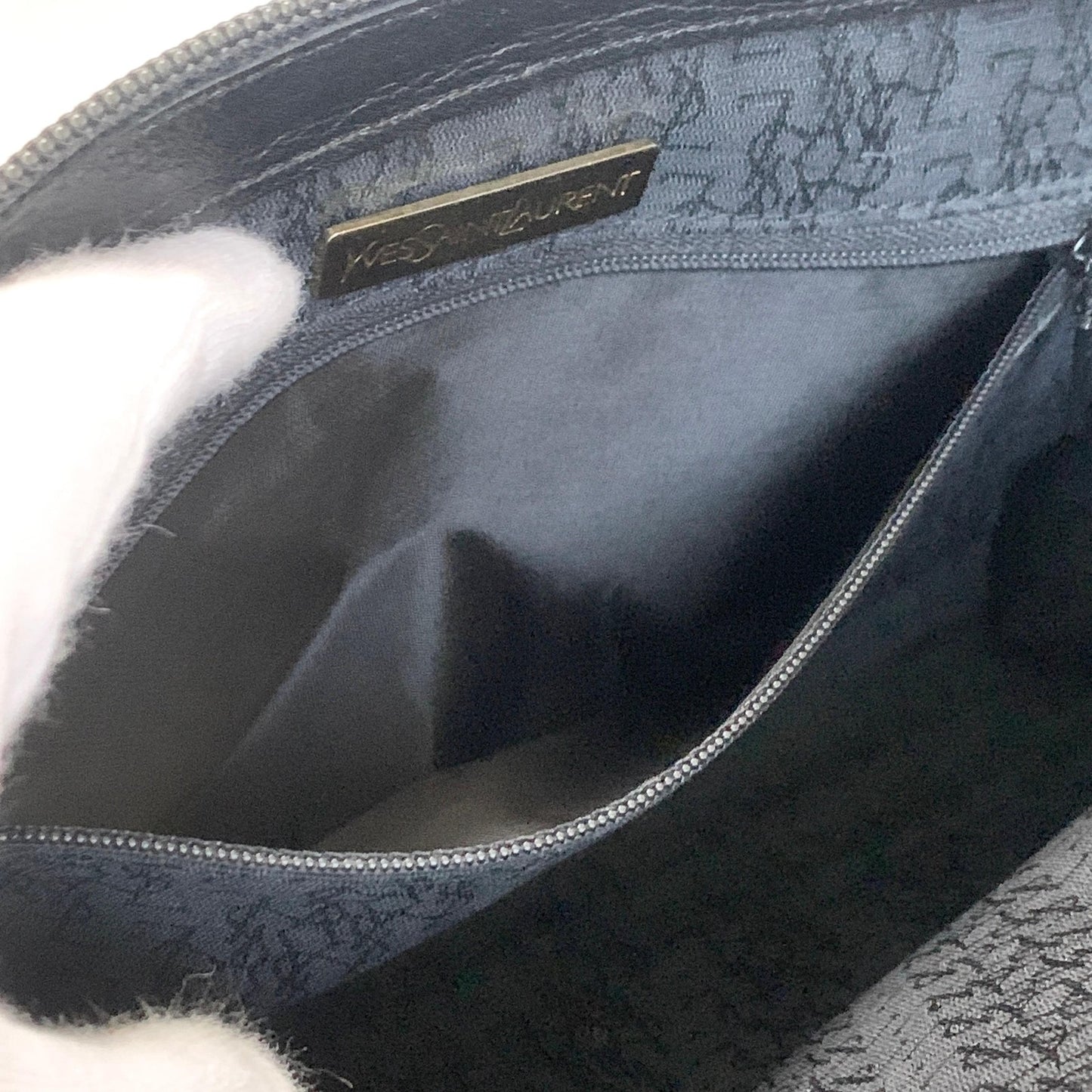 Saint Laurent Bag YSL Cassandra Clutch Purse Hand Leather Black Gold Authentic