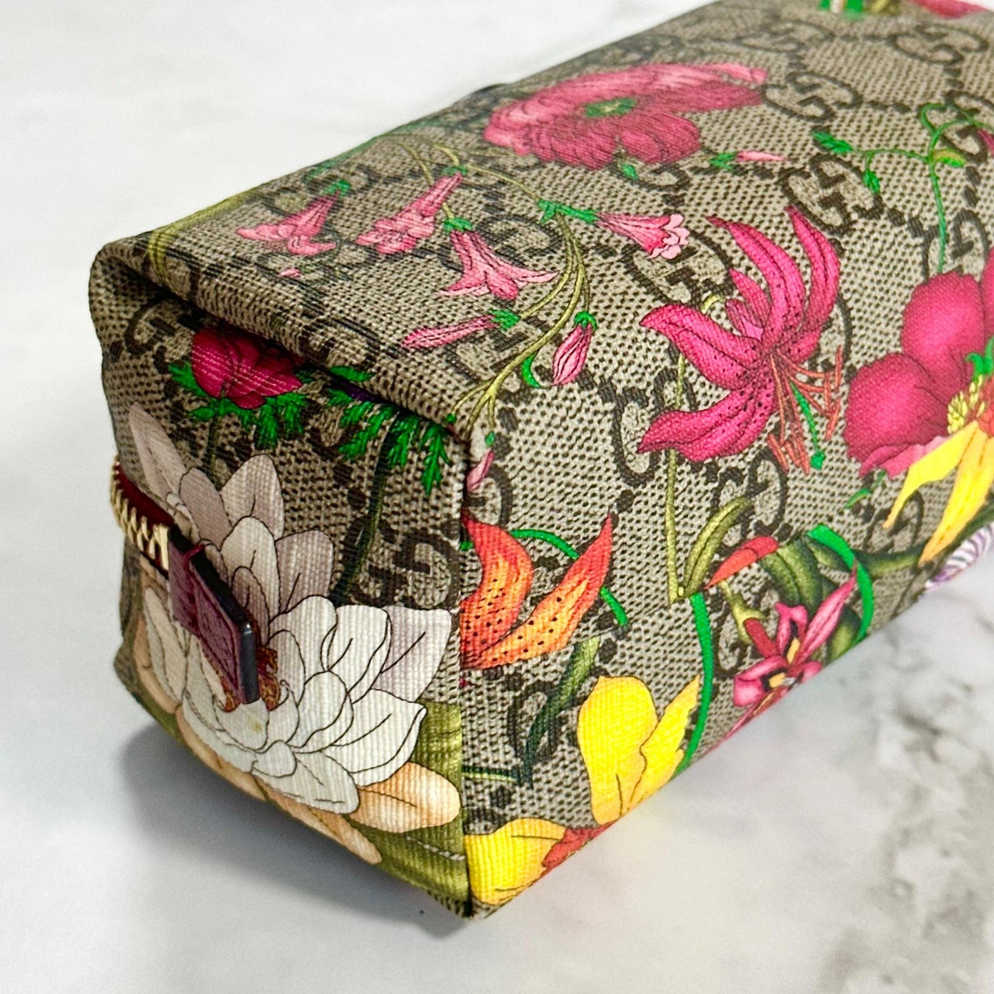 GUCCI Flora Cosmetic Pouch Purse GG Supreme Marmont Charm Beige Leather Auth
