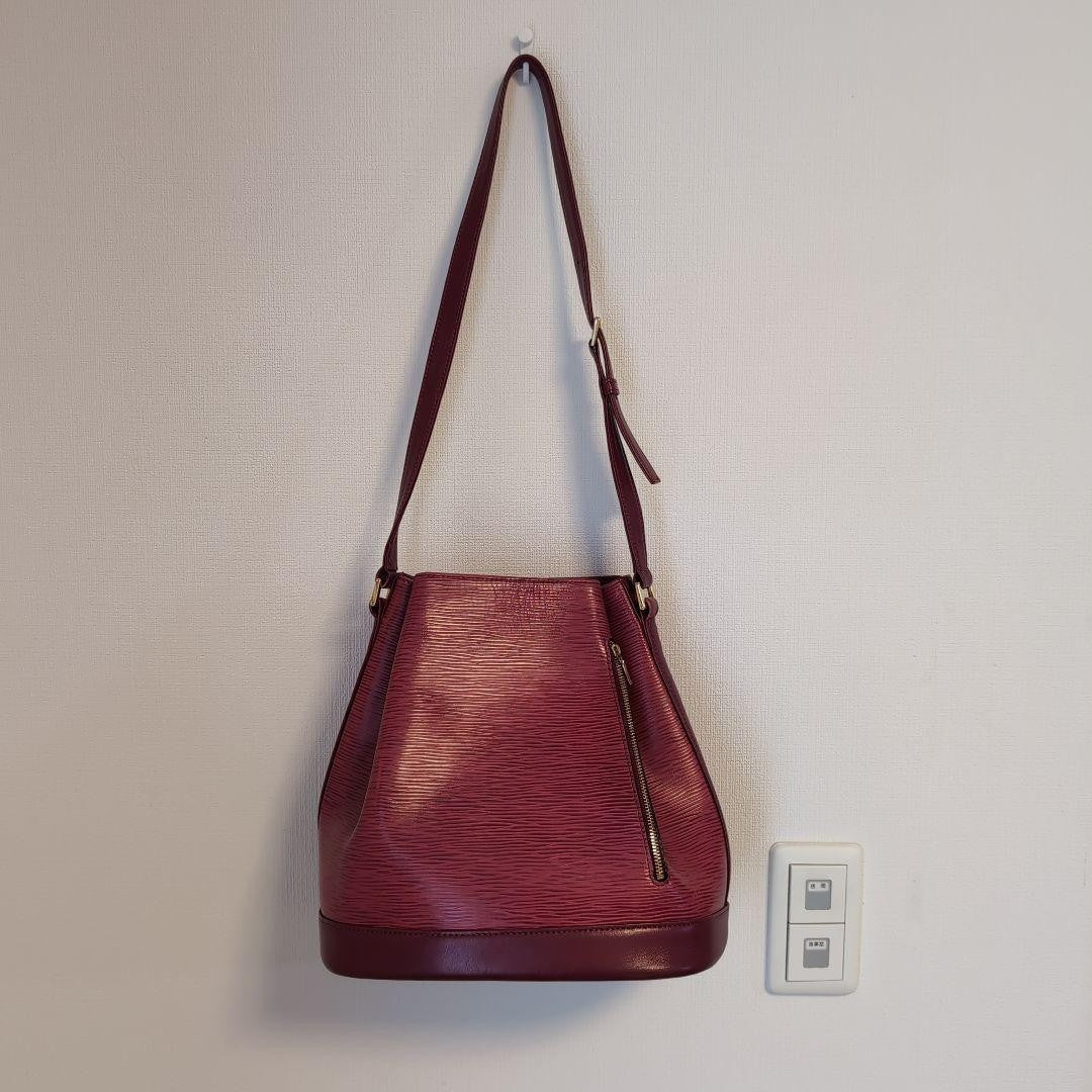 Valentino Garavani Shoulder Bag Purse Logo Leather Red Authentic