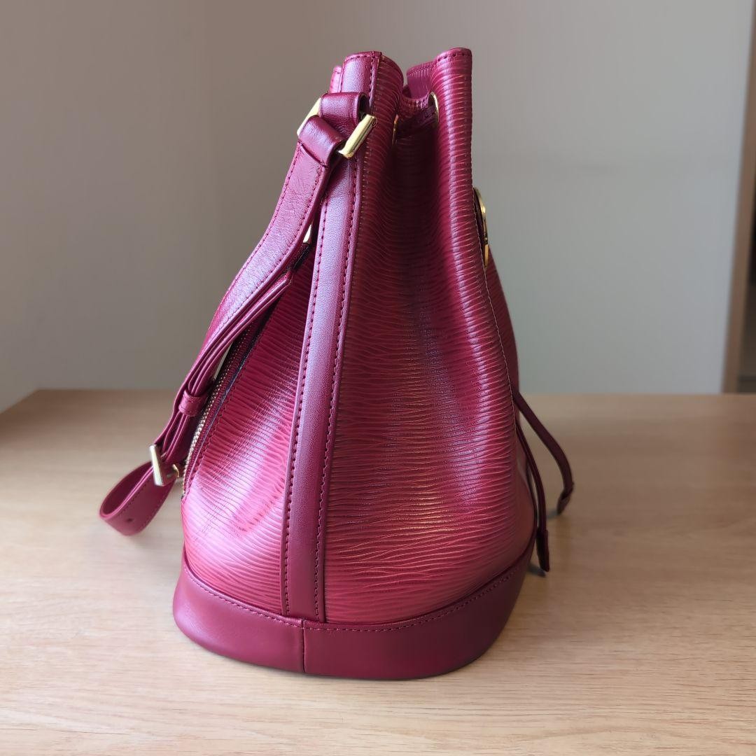 Valentino Garavani Shoulder Bag Purse Logo Leather Red Authentic
