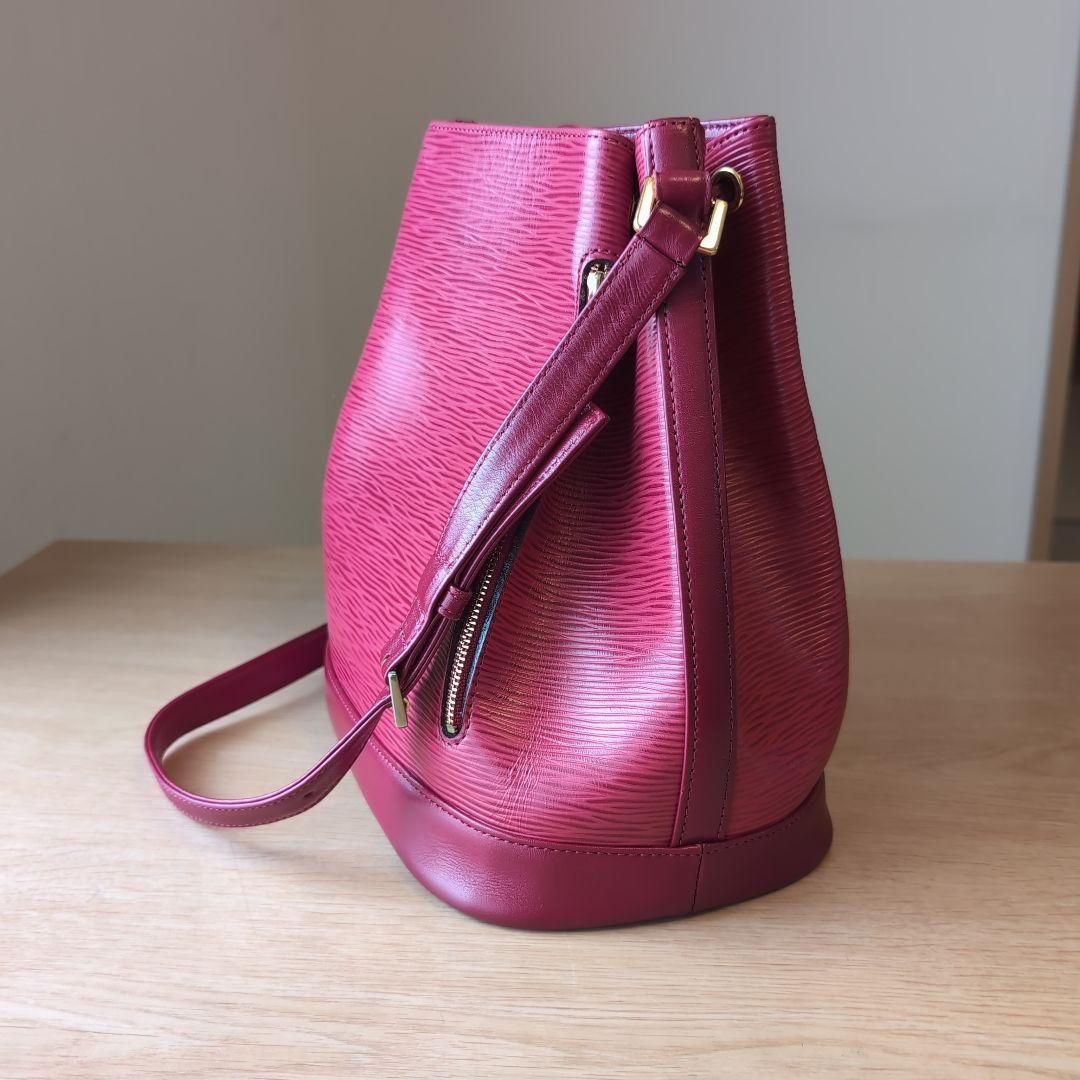 Valentino Garavani Shoulder Bag Purse Logo Leather Red Authentic