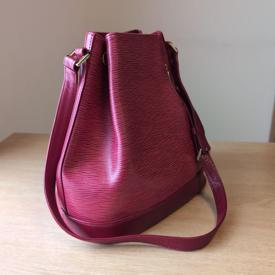 Valentino Garavani Shoulder Bag Purse Logo Leather Red Authentic