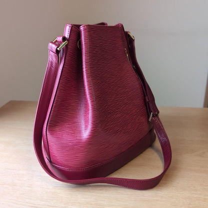 Valentino Garavani Shoulder Bag Purse Logo Leather Red Authentic